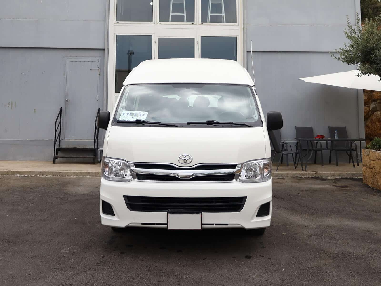 TOYOTA HIACE 2